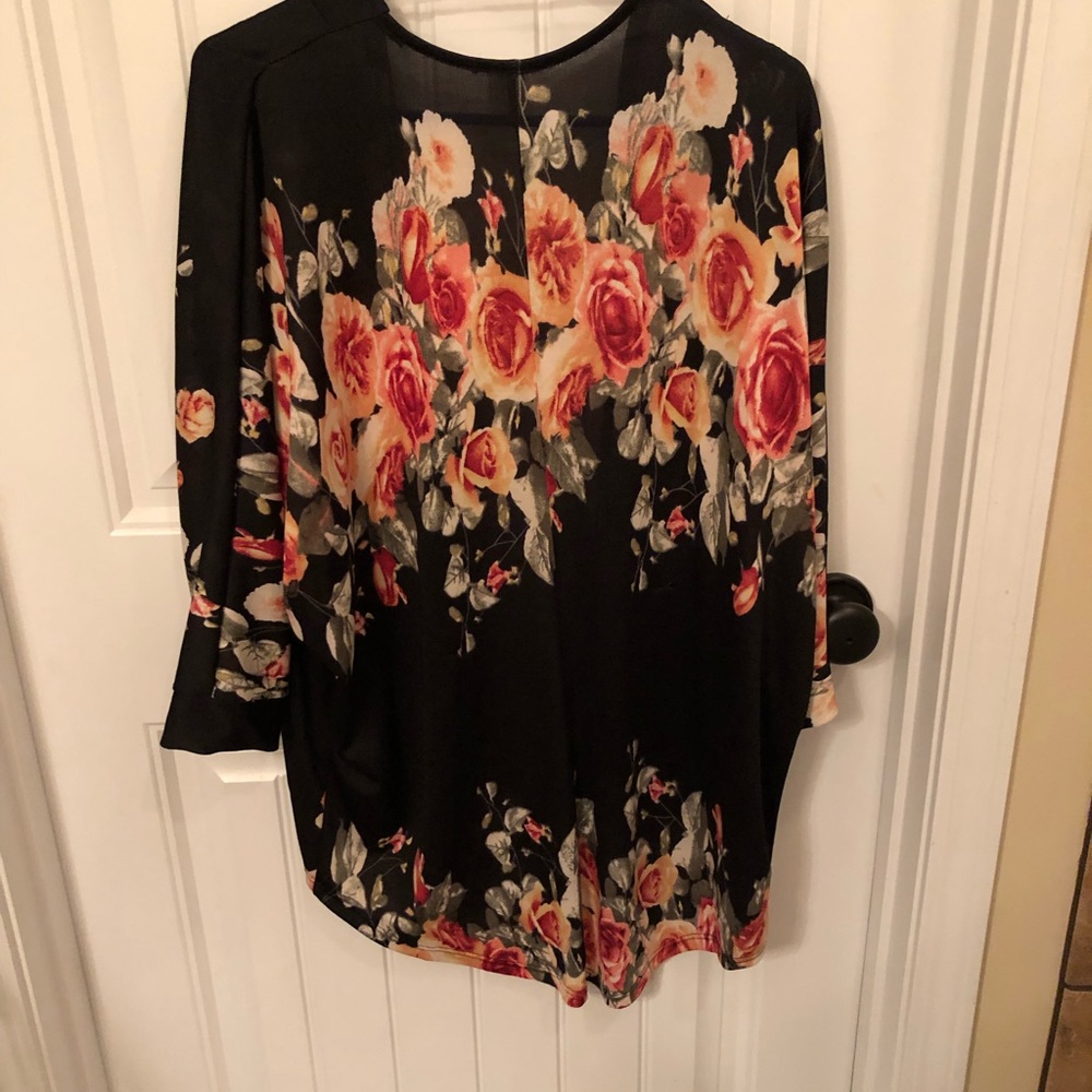NWOT LARGE MAUVE FLORAL KIMONO - Picture 4 of 4
